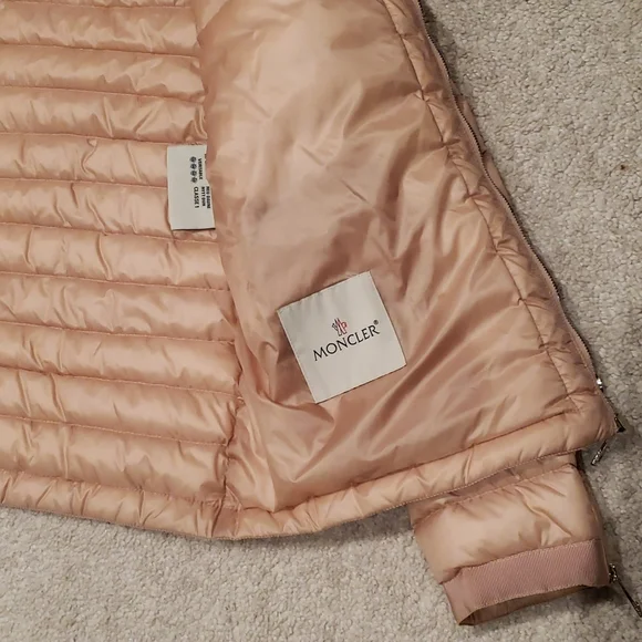 MONCLER ALOSE FOUR FRONT POCKETS SHORT PUFFER JACKET